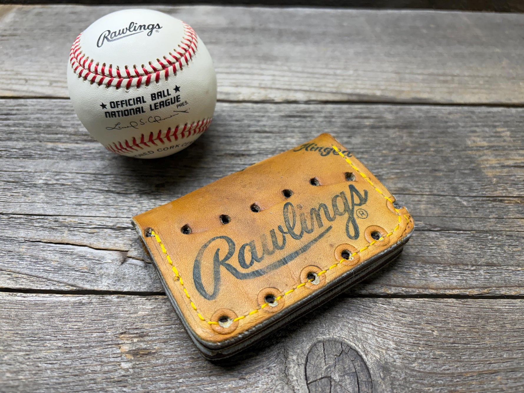 Vintage Rawlings Ryne Sandberg Special Edition Baseball Glove Wallet!!