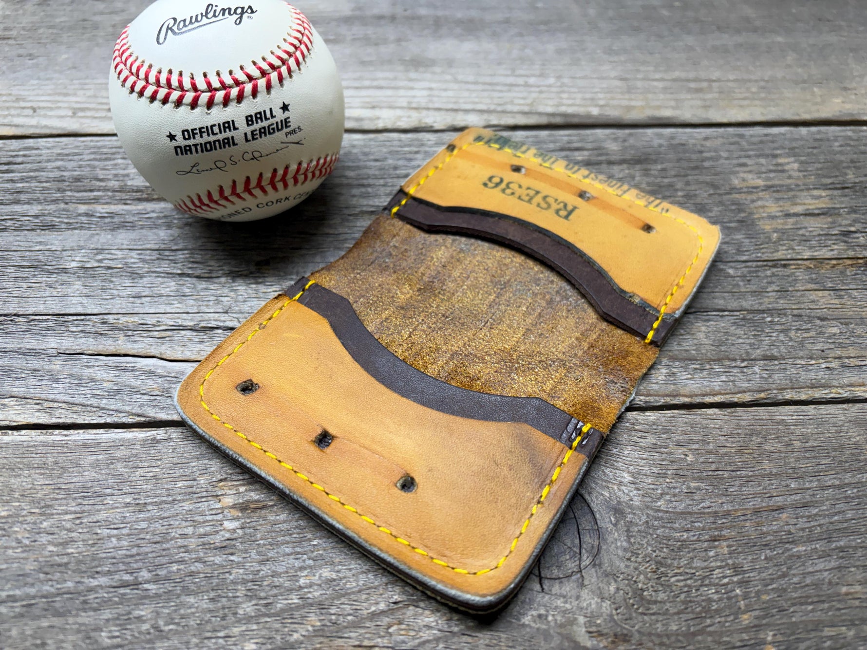 Vintage Rawlings Ryne Sandberg Special Edition Baseball Glove Wallet!!