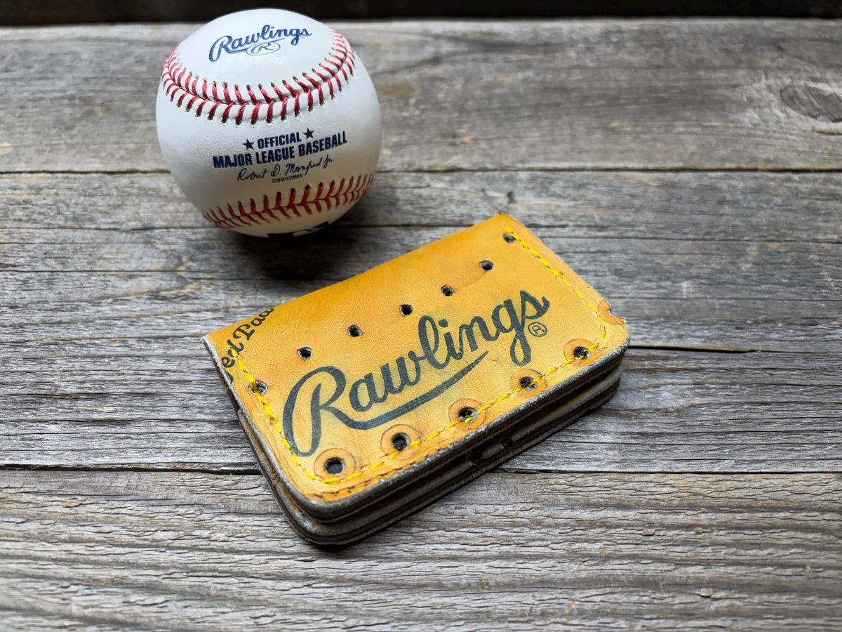 Vintage Rawlings Ryne Sandberg Special Edition Baseball Glove Wallet!!