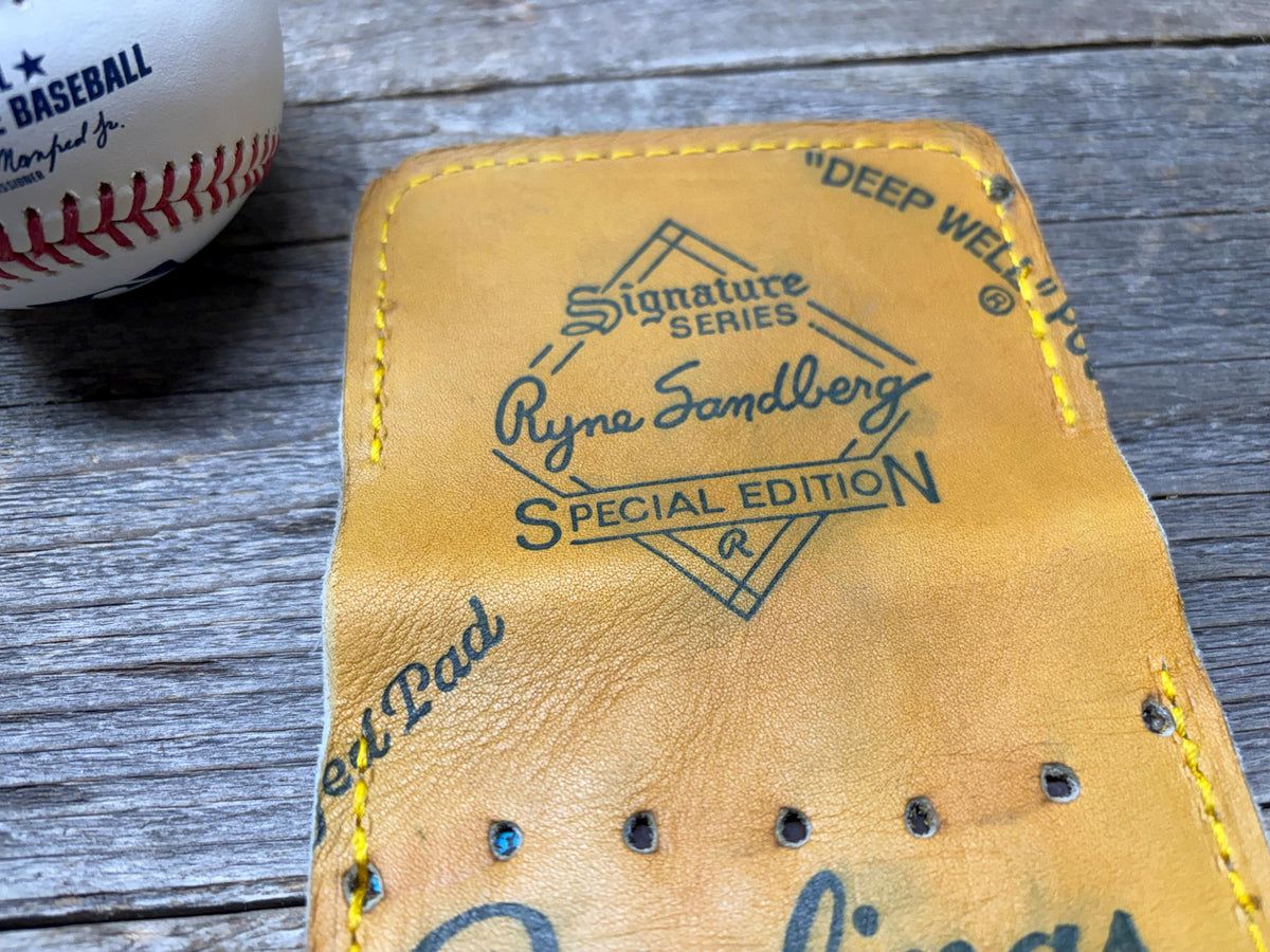 Vintage Rawlings Ryne Sandberg Special Edition Baseball Glove Wallet!!