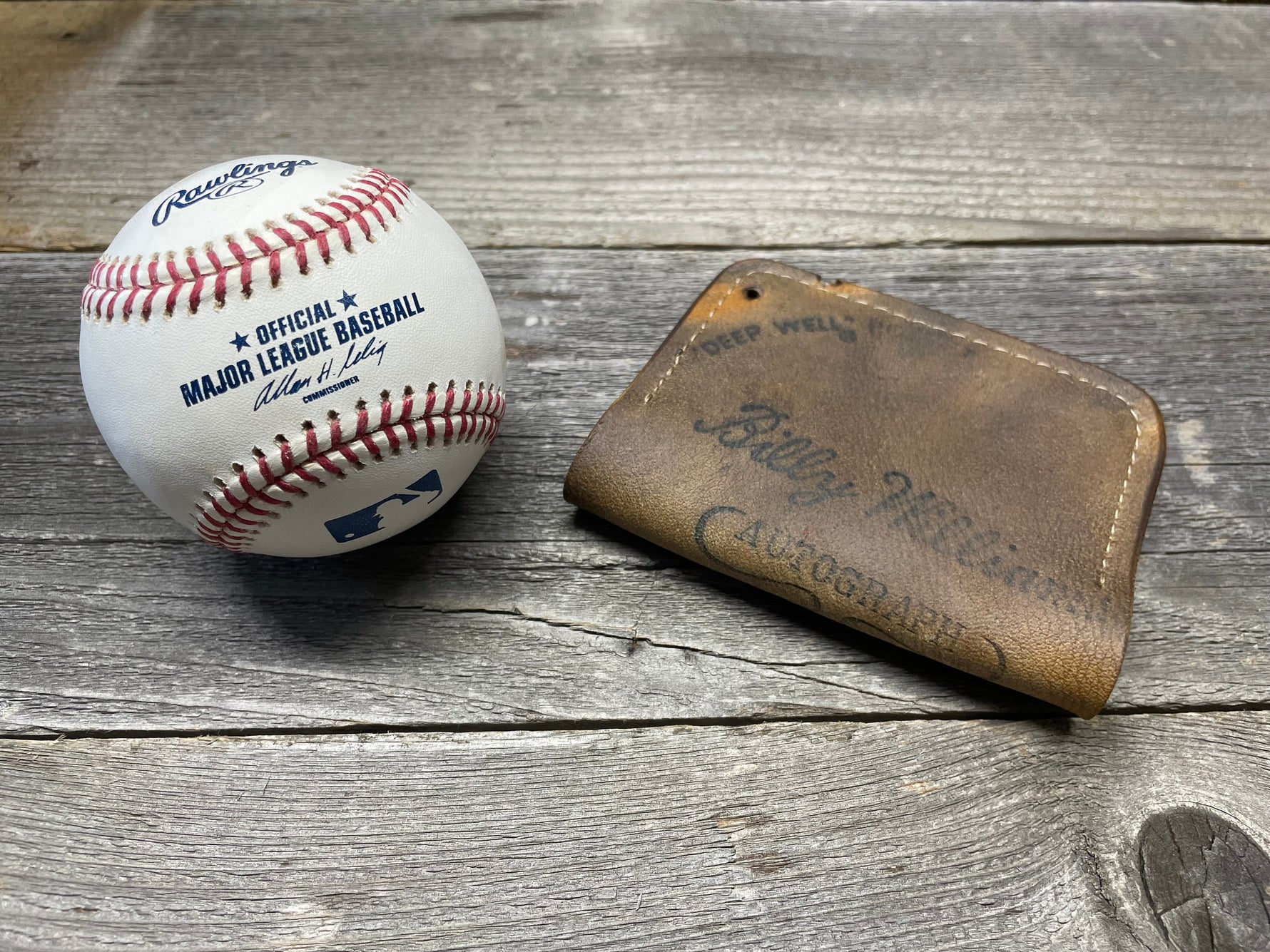 Vintage Rawlings Billy Williams Baseball Glove Wallet!