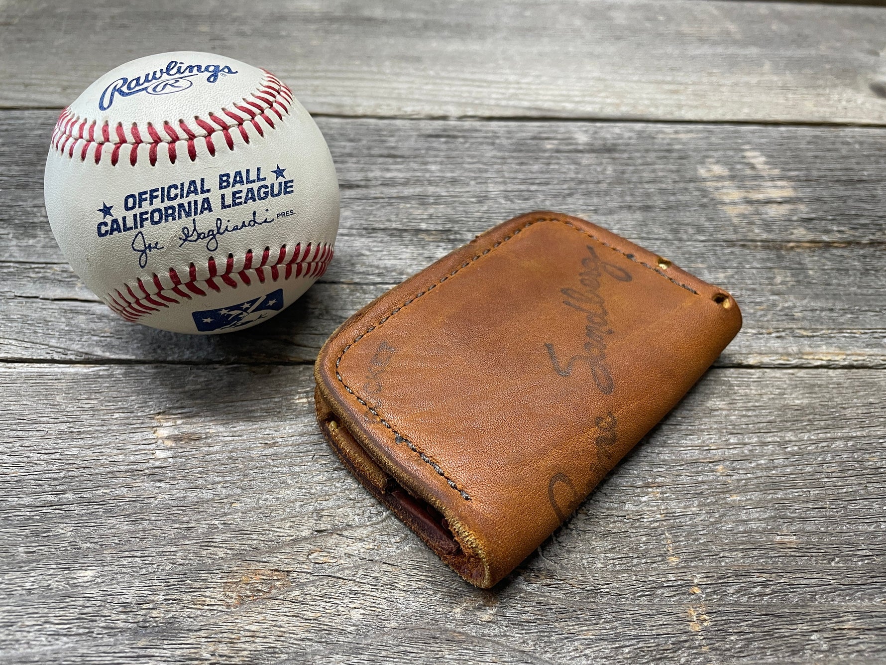 Vintage Rawlings Ryne Sandberg Baseball Glove Wallet!!