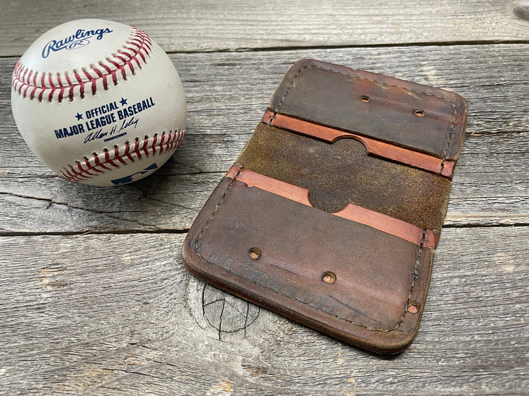 Vintage Made in the USA Rawlings Heart of the Hide Baseball Glove Wallet and 2 Key Chains!