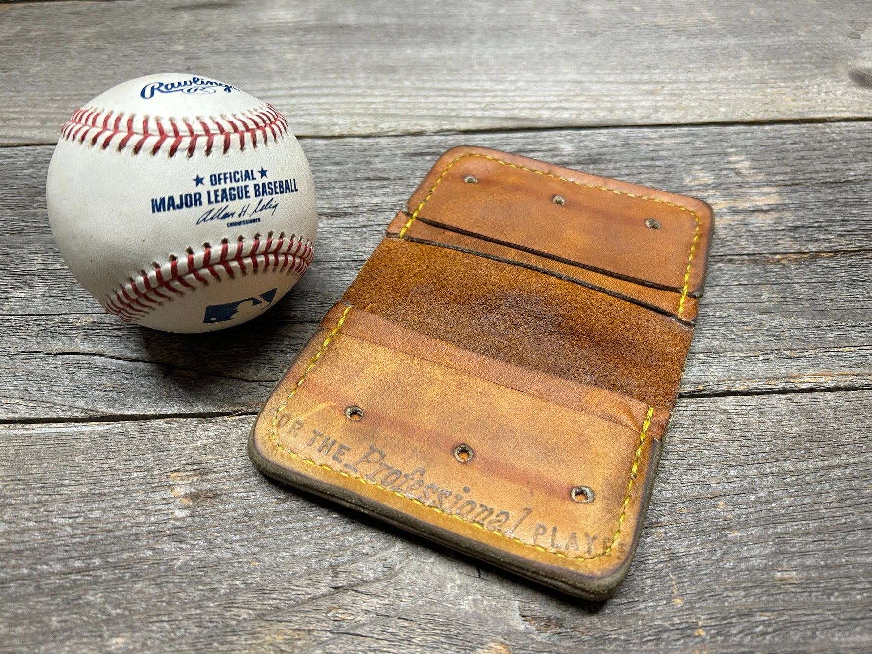 Vintage Made in the USA Rawlings Heart of the Hide Baseball Glove Wallet!