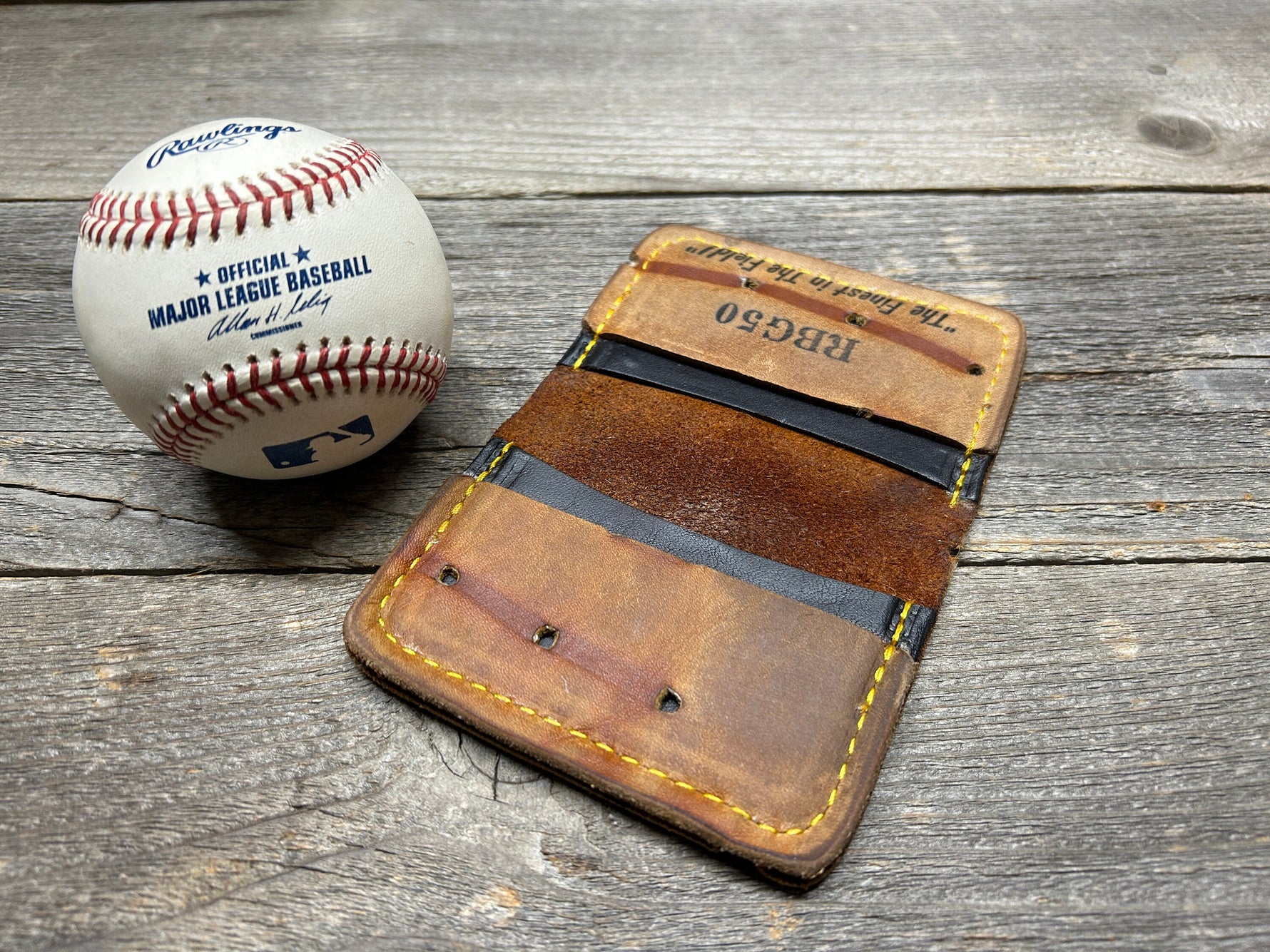 Vintage Rawlings Ozzie Smith Baseball Glove Wallet!!!