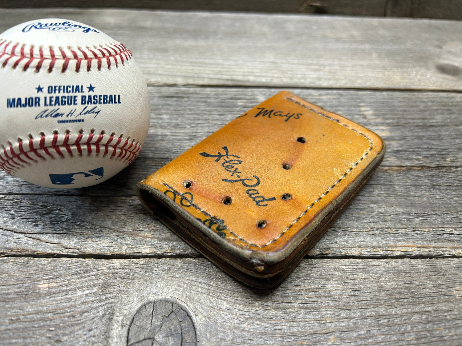 Vintage MacGregor Willie Mays Baseball Glove Wallet!