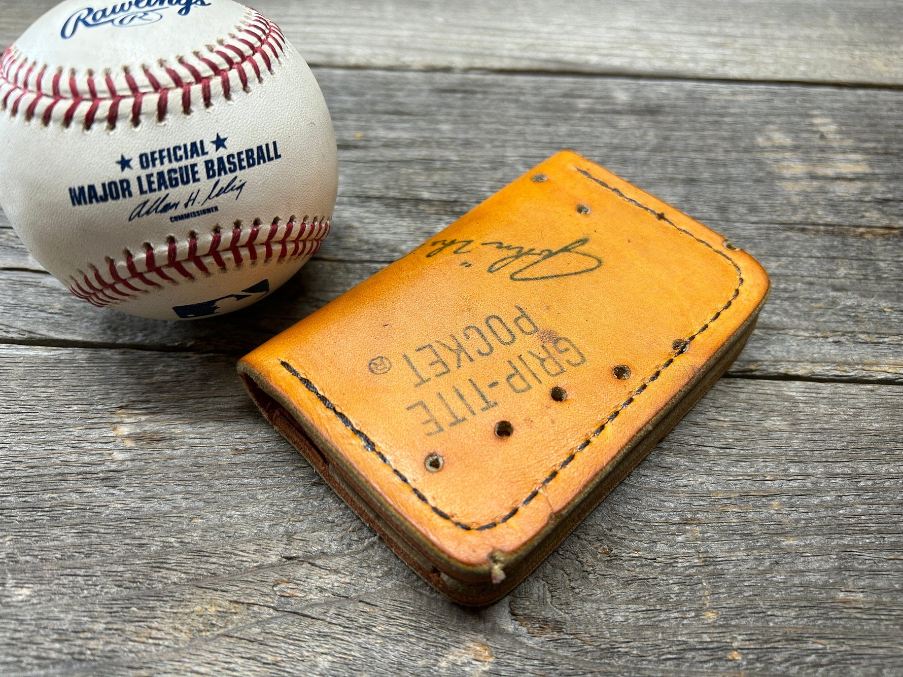 Vintage Wilson John "The Count" Montefusco Baseball Glove Wallet