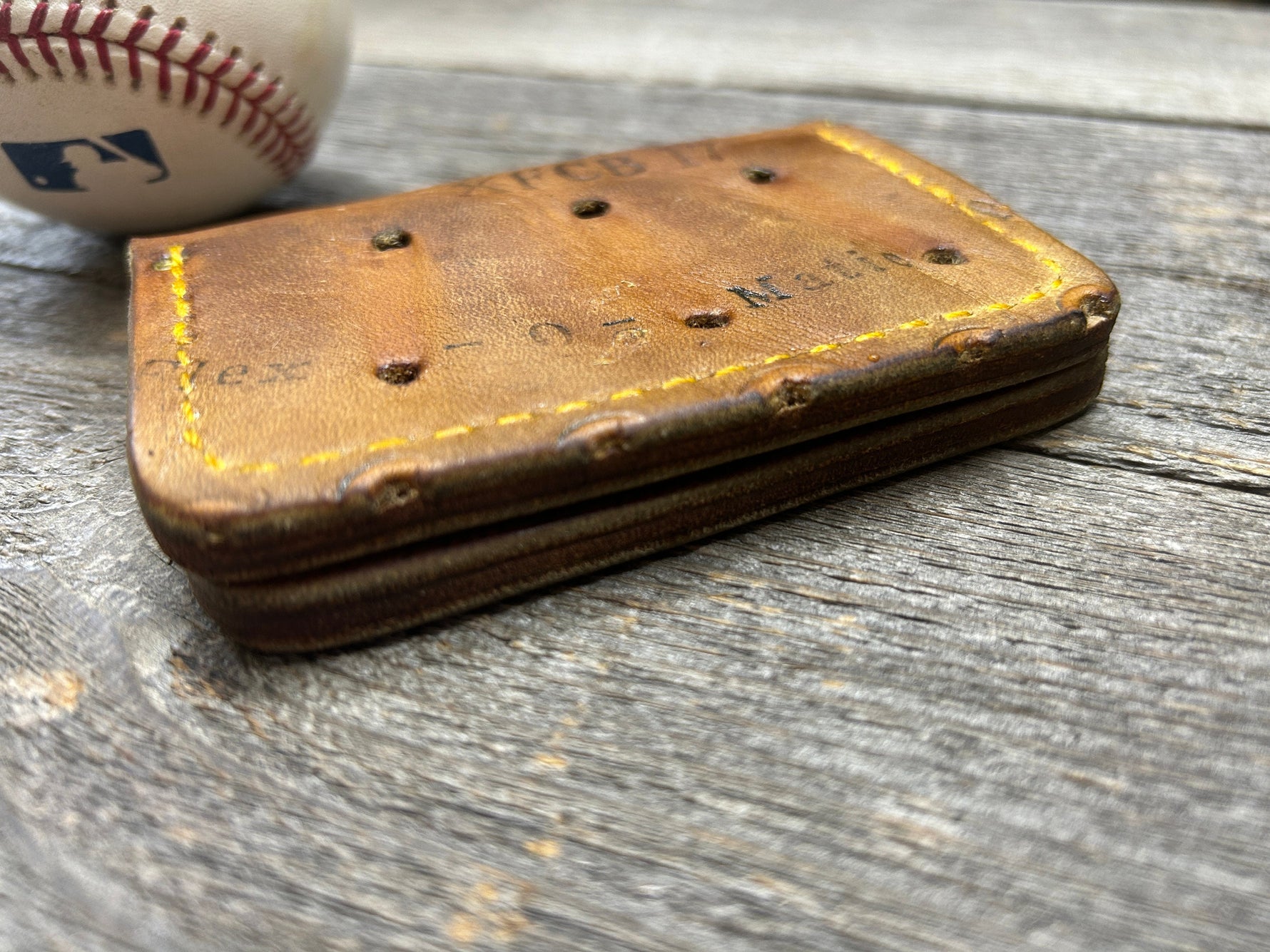 Vintage Made in the USA Rawlings Brooks Robinson Baseball Glove Wallet!