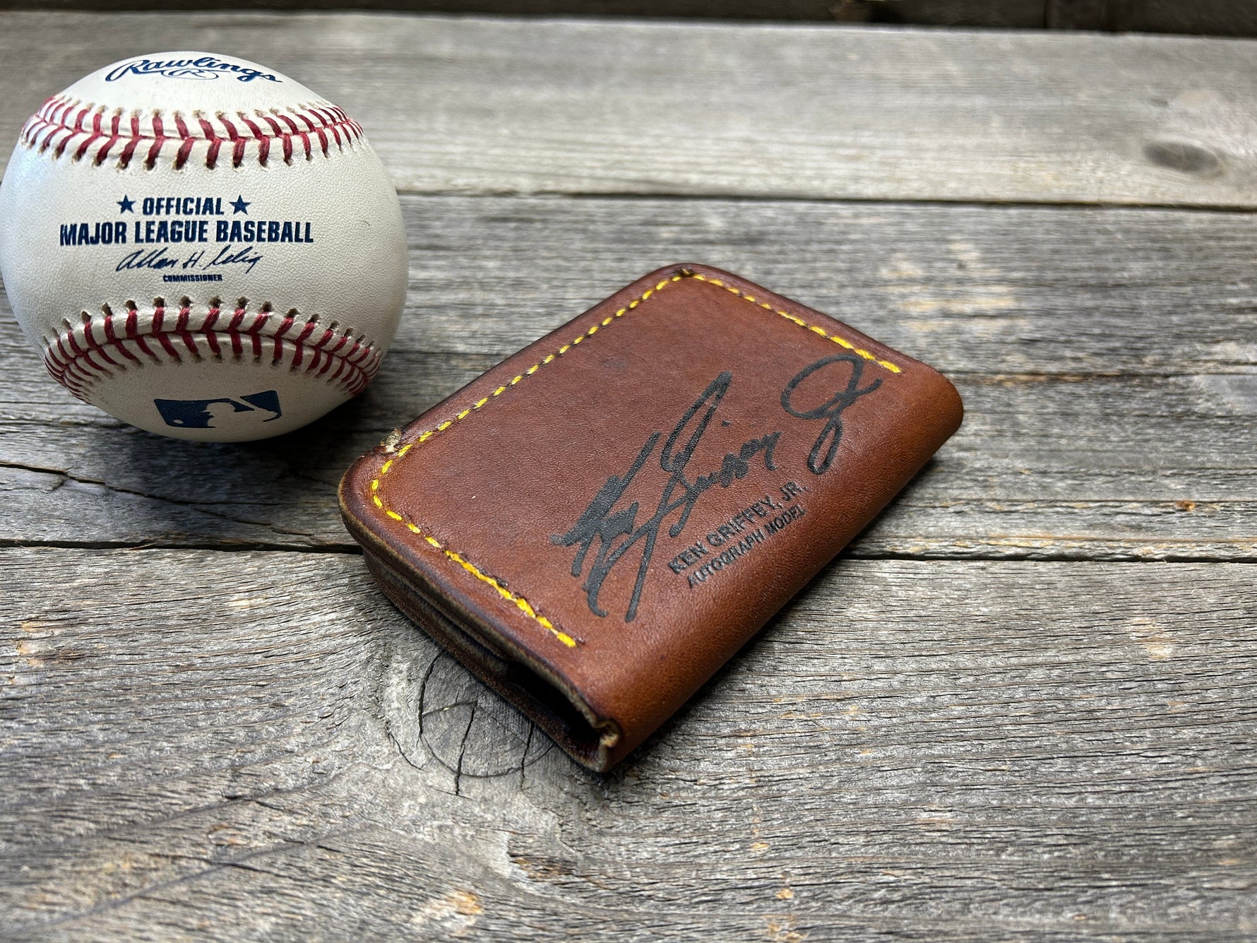 Vintage Rawlings Ken Griffey Jr Baseball Glove Wallet!