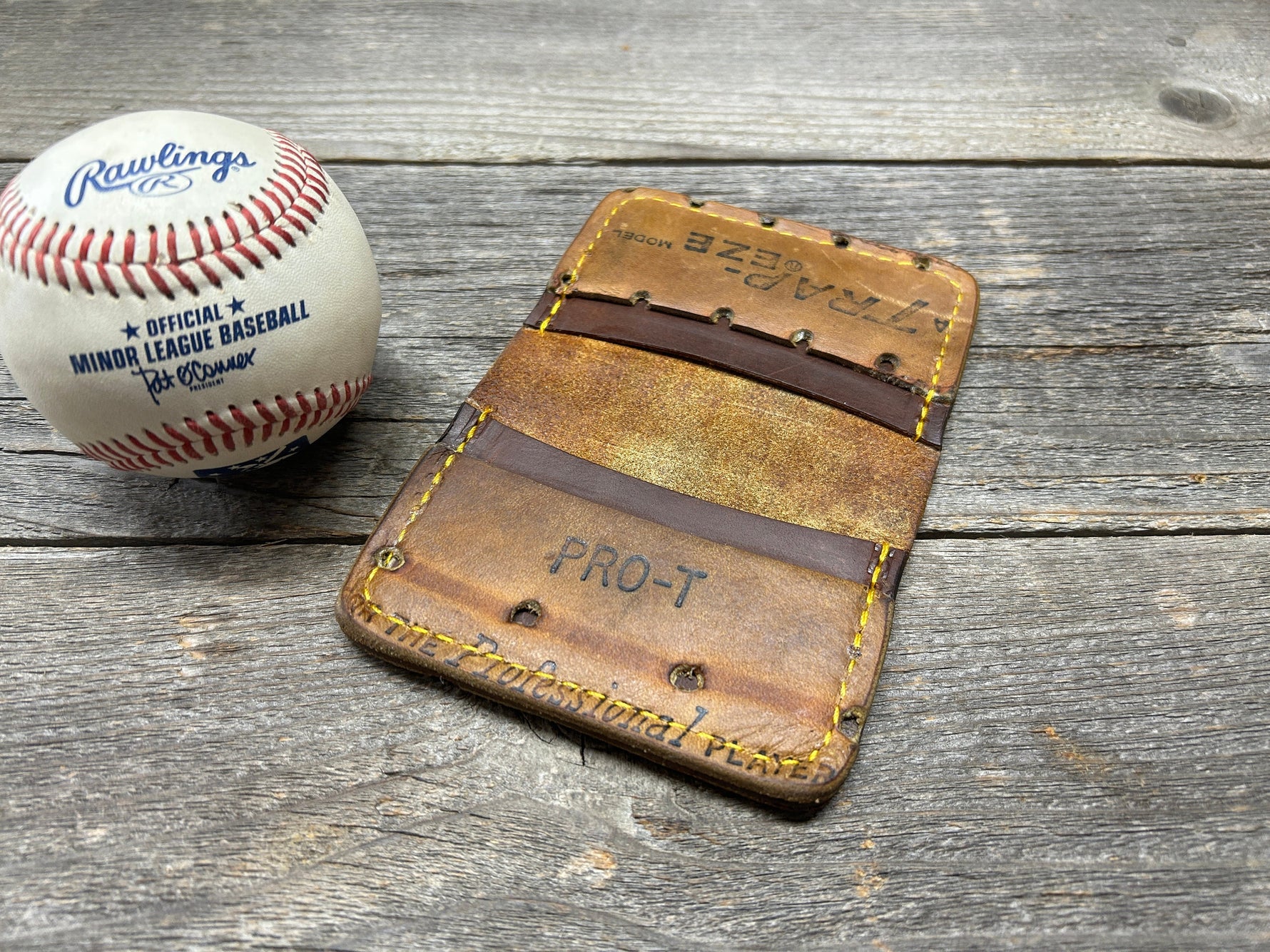 Vintage Made in the USA Rawlings Heart of the Hide Baseball Glove Wallet!