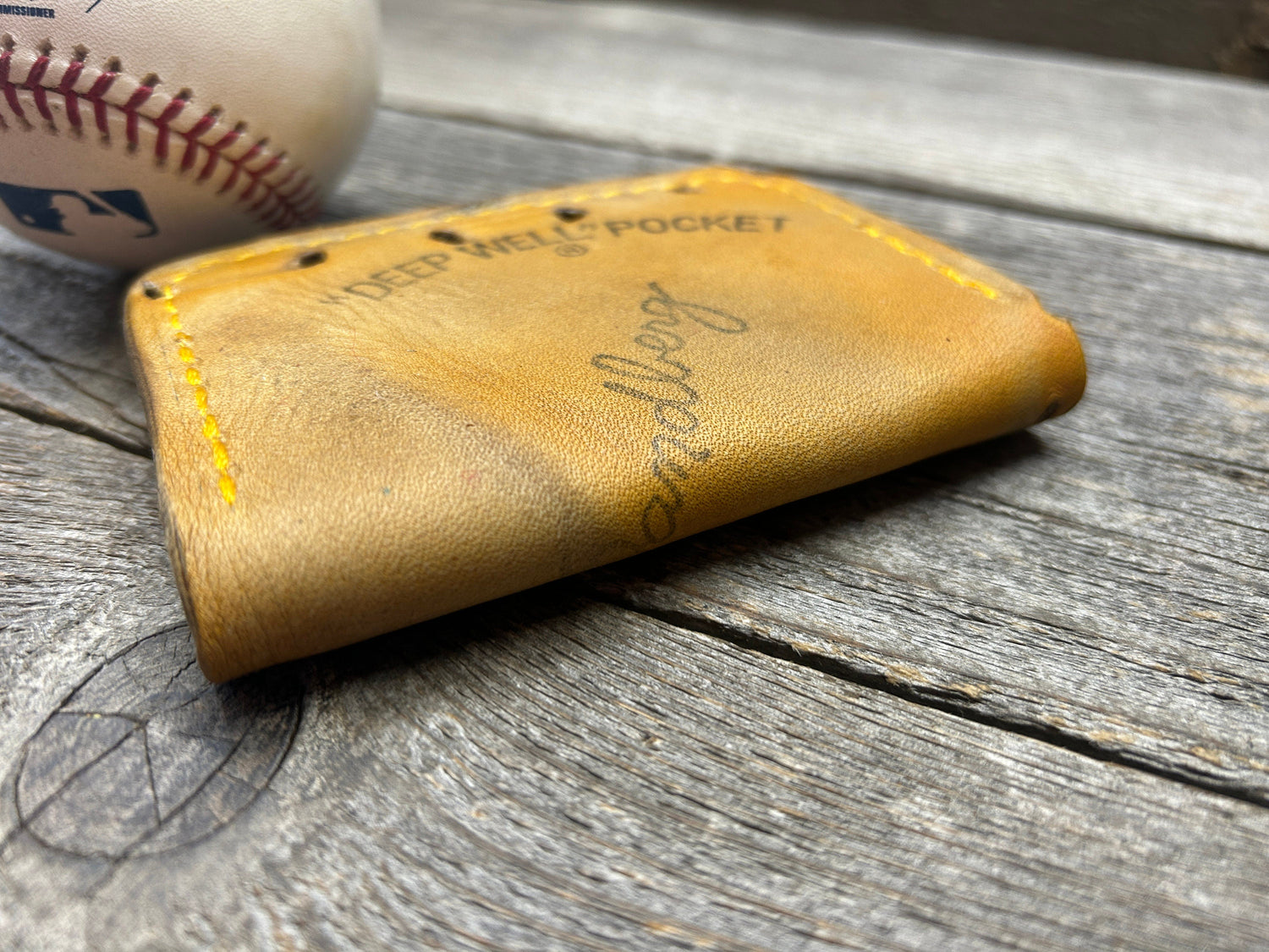 Vintage Rawlings Ryne Sandberg Baseball Glove Wallet!!