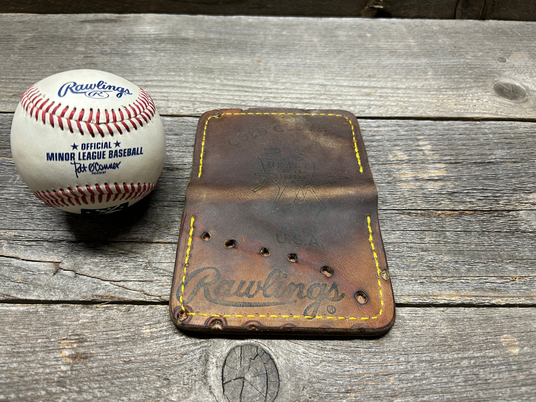 Vintage Made in the USA Rawlings Heart of the Hide Baseball Glove Wallet!