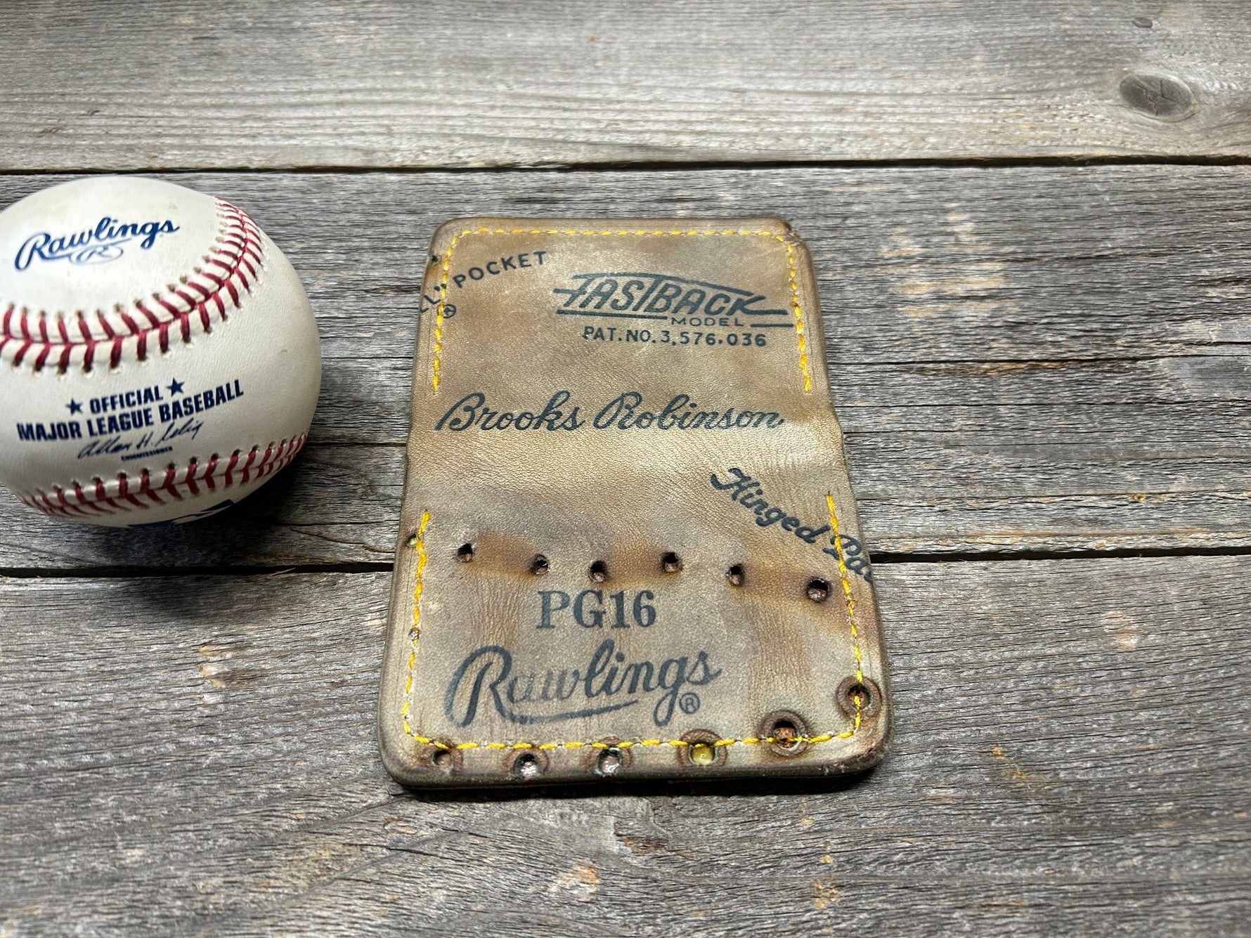 Vintage Rawlings Brooks Robinson Baseball Glove Wallet!