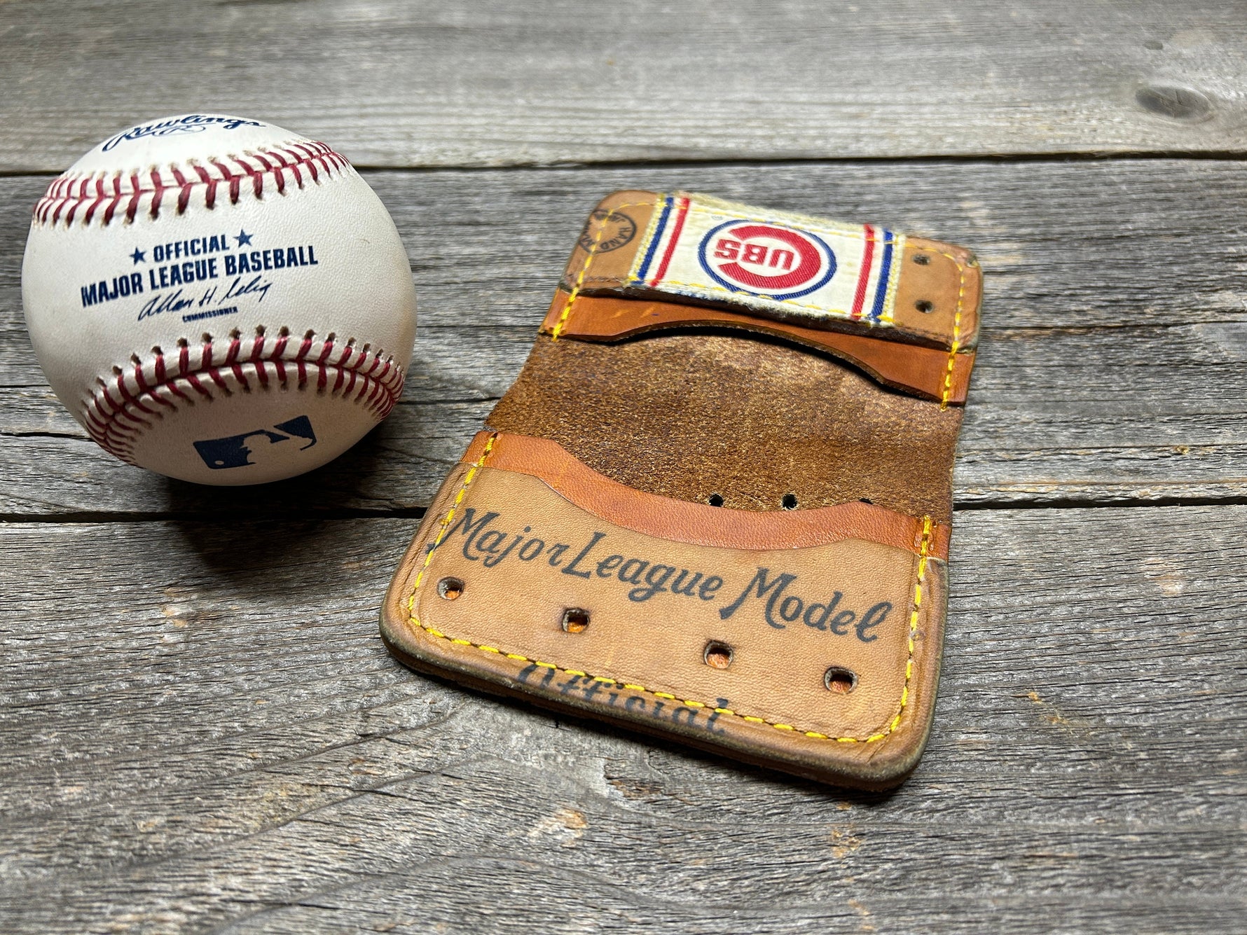 Vintage Fieldmaster Chicago Cubs Baseball Glove Wallet!!