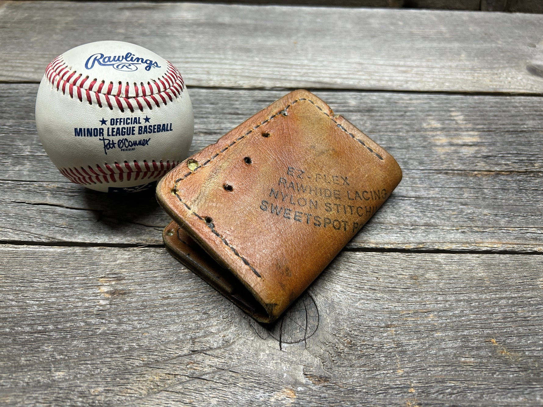 Vintage Spalding Babe Ruth Baseball Glove Wallet!!