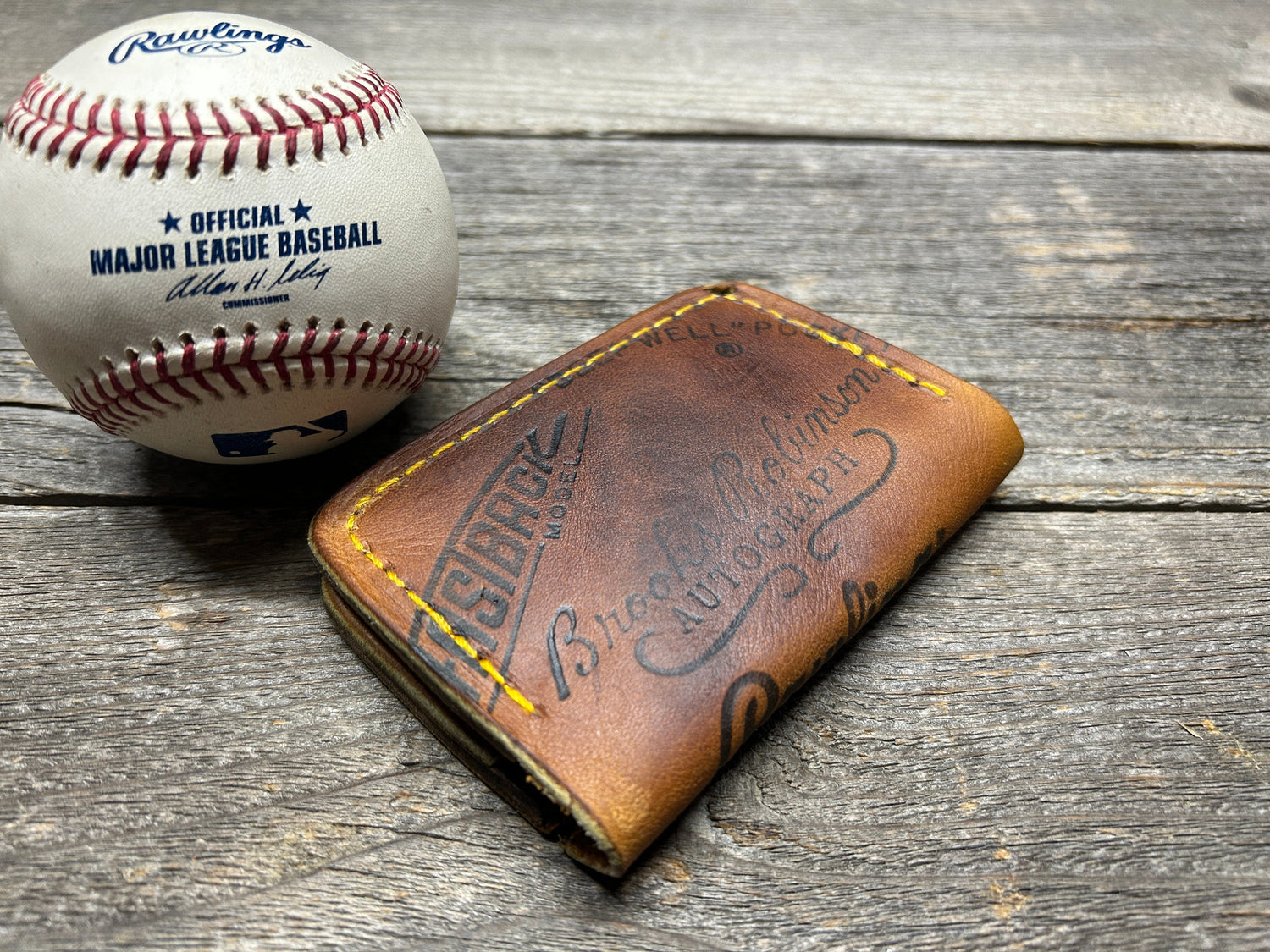 Vintage Made in the USA Rawlings Brooks Robinson Baseball Glove Wallet!