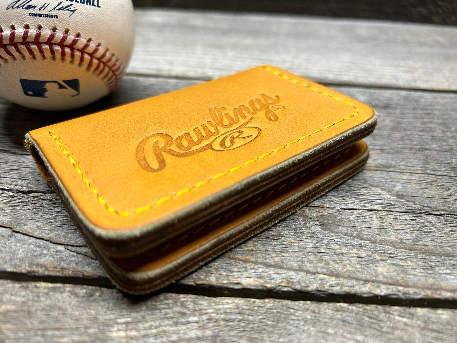 CLEARANCE!! Rawlings Heart of the Hide Horween Baseball Glove Wallet!!