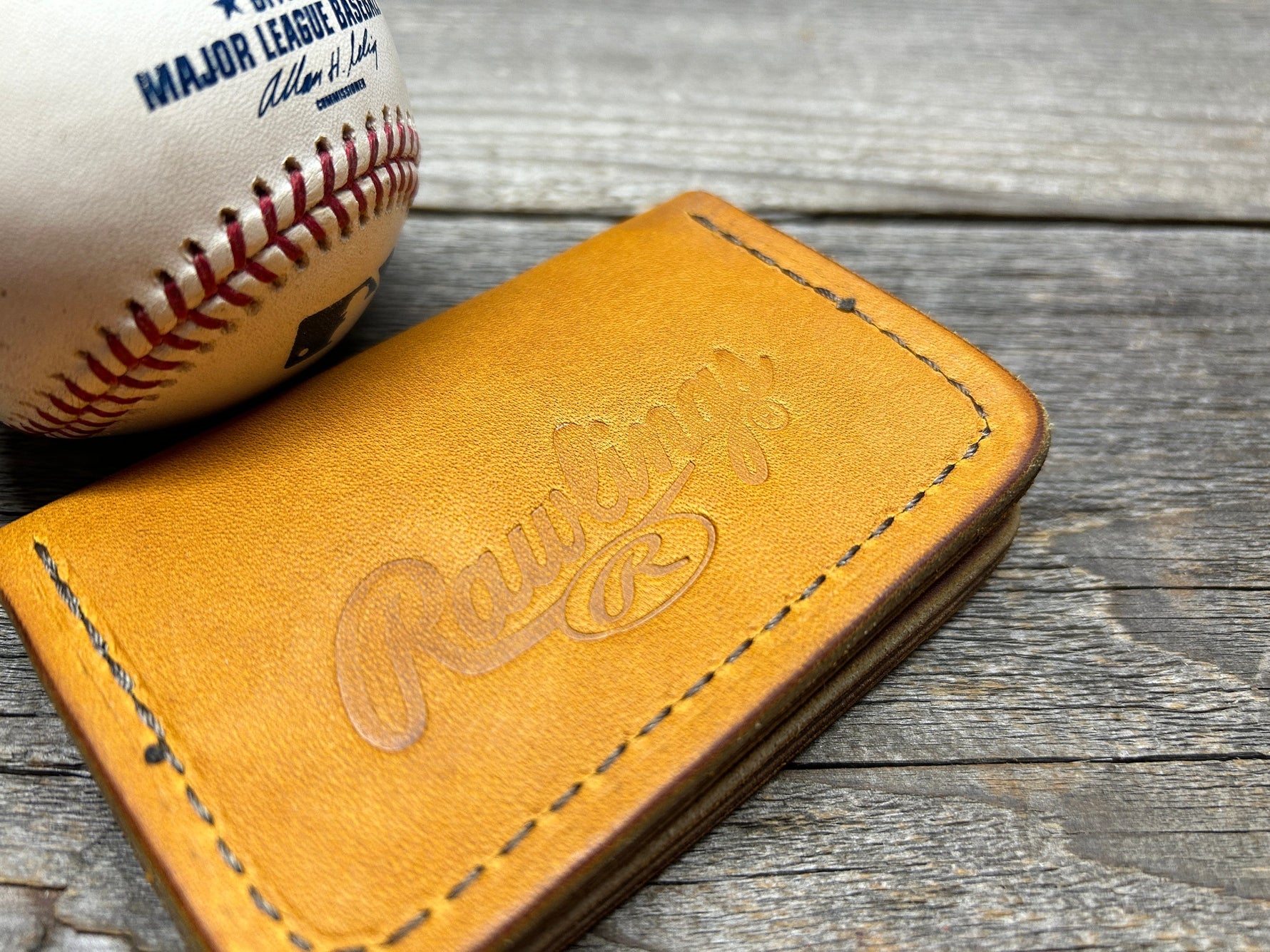 Old Style - Clearance - Rawlings Heart of the Hide Horween Baseball Glove Wallet!!