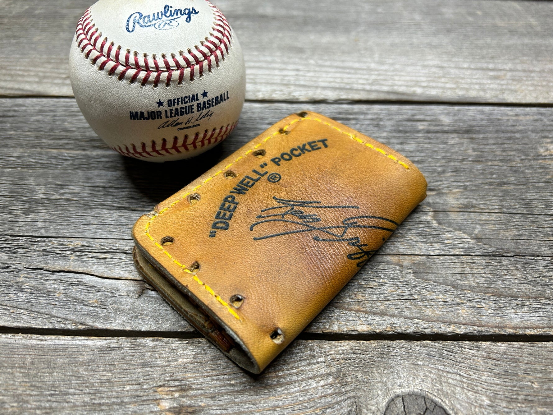 Vintage Rawlings Ken Griffey Jr Baseball Glove Wallet!