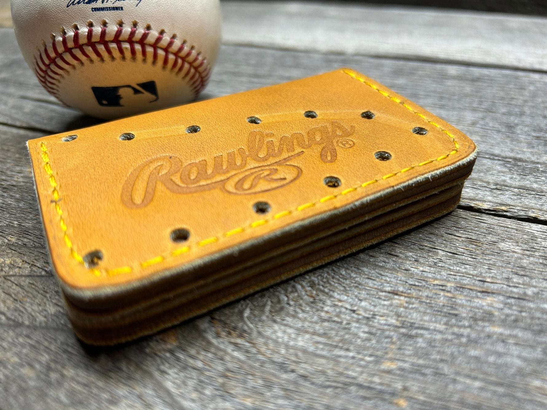 Limited Stock!! Rawlings Heart of the Hide Horween Baseball Glove Wallet!!