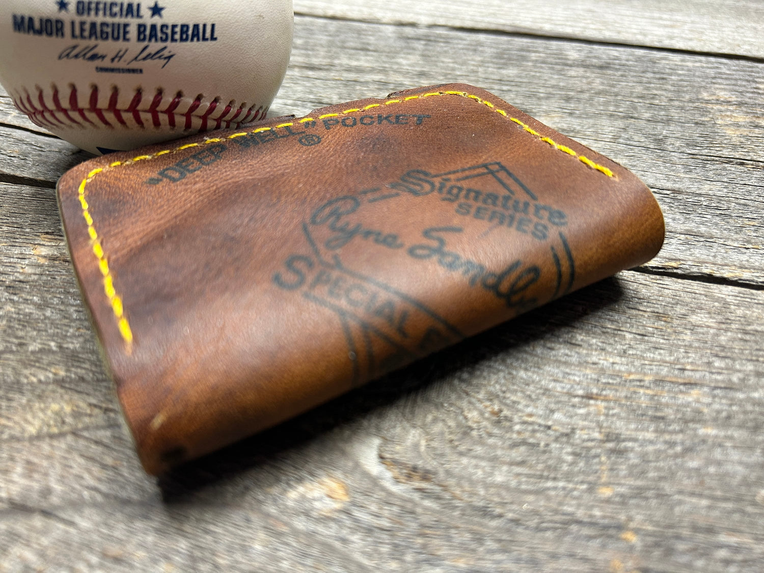 Vintage Rawlings Limited Edition Ryne Sandberg Baseball Glove Wallet!