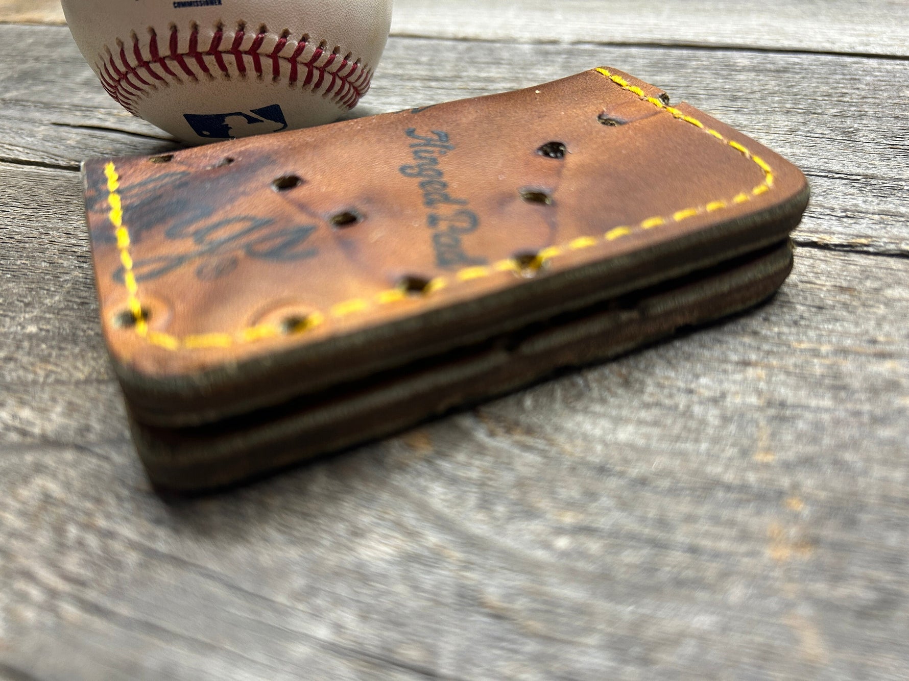 Vintage Rawlings Limited Edition Ryne Sandberg Baseball Glove Wallet!