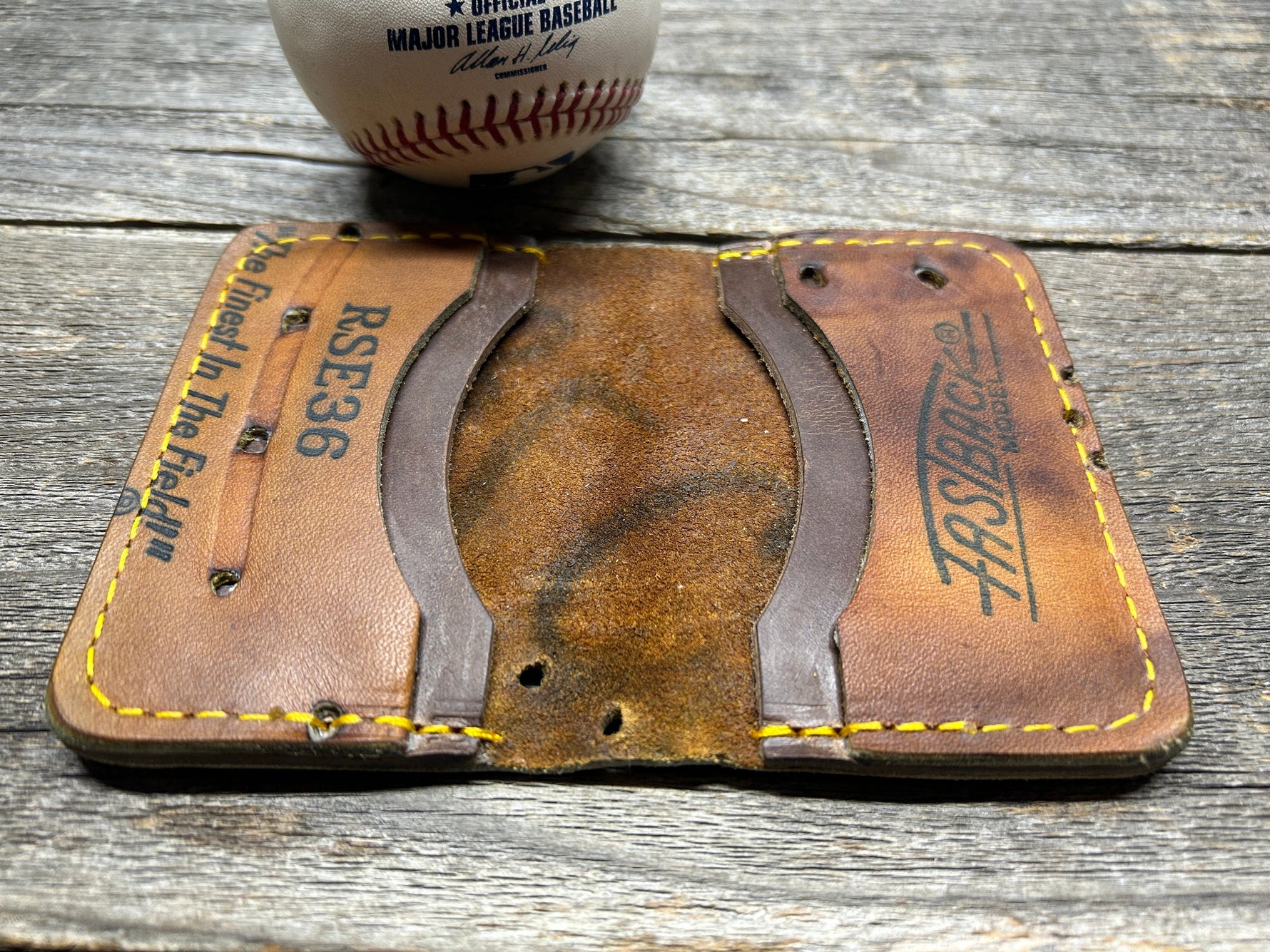 Vintage Rawlings Limited Edition Ryne Sandberg Baseball Glove Wallet!